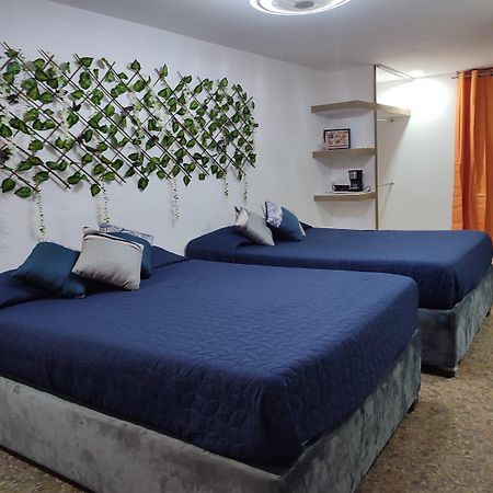 Hostal Premium En Guadalajara Centro Con Alberca Ξενοδοχείο Εξωτερικό φωτογραφία