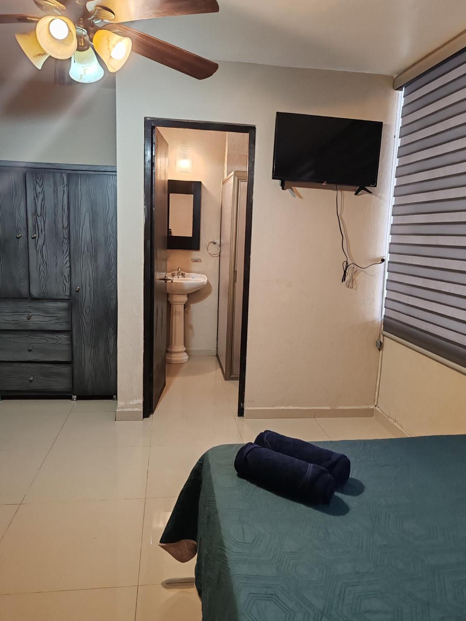 Hostal Vitta Γκουανταλαχάρα Εξωτερικό φωτογραφία